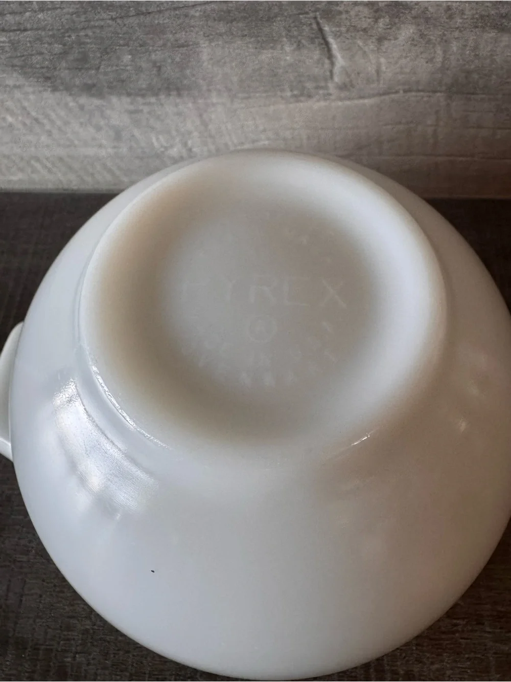 PYREX Vintage White 441 CINDERELLA NESTING MIXING BOWL 1.5 Pt Small